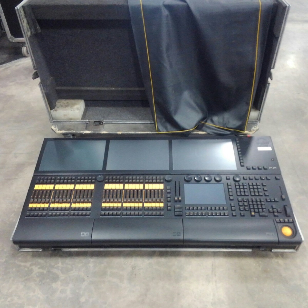 Used MA Lighting grandMA2 Full-Size, 8GB by MA Lighting - Item# 51269