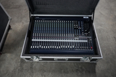 Used Yamaha MG24/14FX Mixing Console from Yamaha