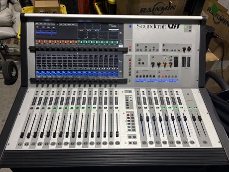 Soundcraft Vi1 Mixing Console, 32 Channels