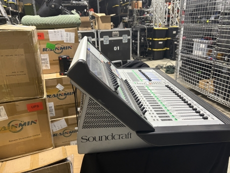 Soundcraft Vi1 Mixing Console, 32 Channels