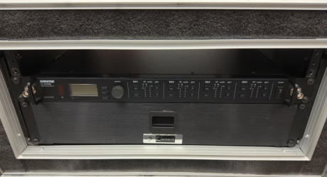 Shure ULXD4Q Quad Channel Digital Wireless Package