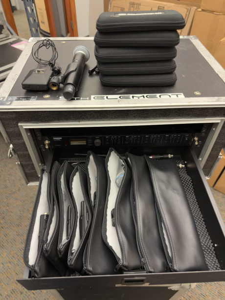 Shure ULXD4Q Quad Channel Digital Wireless Package