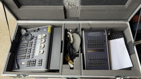 ETC ION 2000 w/ 2x10 Fader Wing