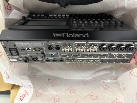 Roland VR-50HD MKII Multi-Format AV Mixer