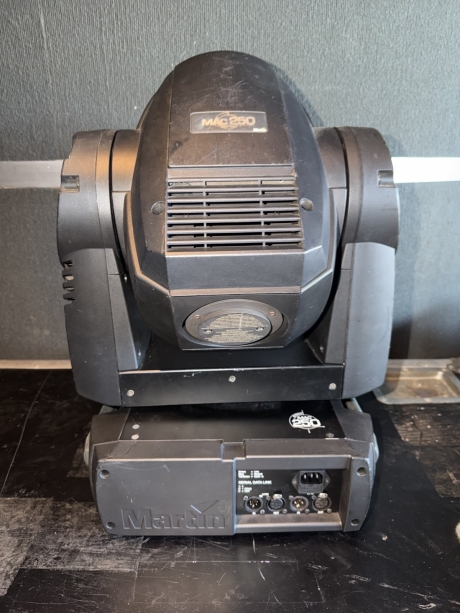 Martin MAC 250 Entour