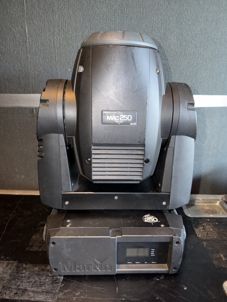 Martin MAC 250 Entour