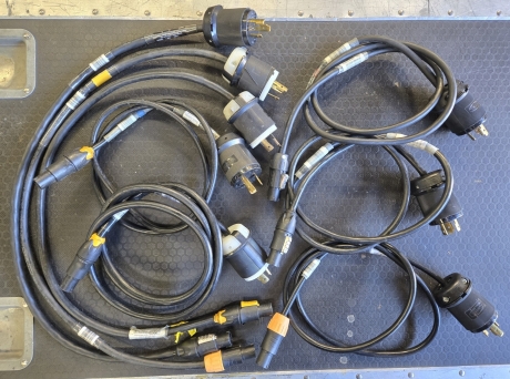 L6-20 Male to TRUE1 PowerCon Female Adapter (Pkg of 8)