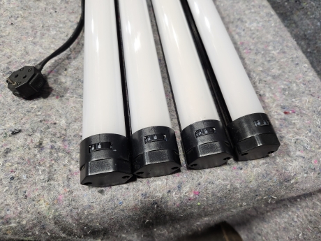 Quasar Science Crossfade 4' Linear LED (Pkg of 4)