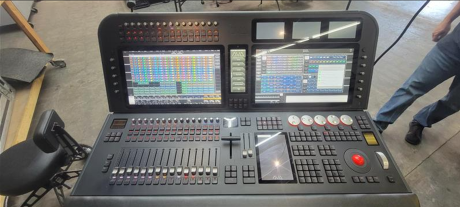 Avolites Diamond 9 Lighting Console