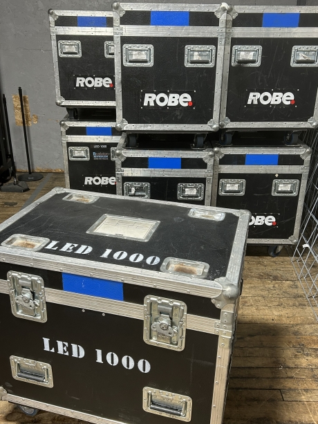ROBE ROBIN 1000 LEDBeam (Pkg of 8)