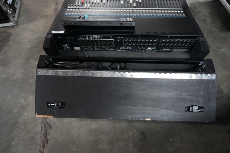Yamaha LS9 32 Mixing Console w/ Stage Box