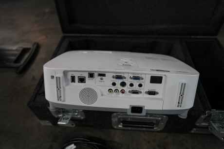 NEC P420X 3LCD XGA Projector, 4,200 Lumens