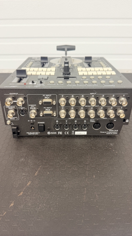 Roland V-8 8-Channel Video Mixer