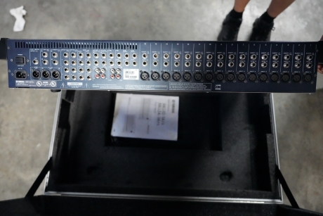 Yamaha MG24/14FX Mixing Console